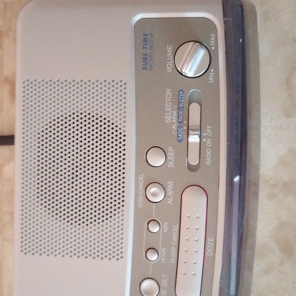 Alarm Clock Radio AM/FM - PANASONIC - Picture 13 of 15